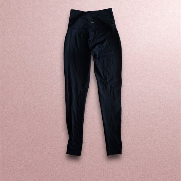 Beyond Yoga Mesh To Impress High Waisted 7/8 Yoga Leggings in Black - Picture 5 of 7